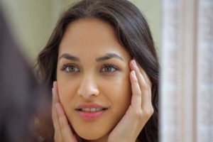 How to Take Care of Eyelash Extensions While Sleeping? Easy Guide for Beginners!!!